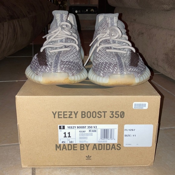 Yeezy Zyon - Picture 2 of 4